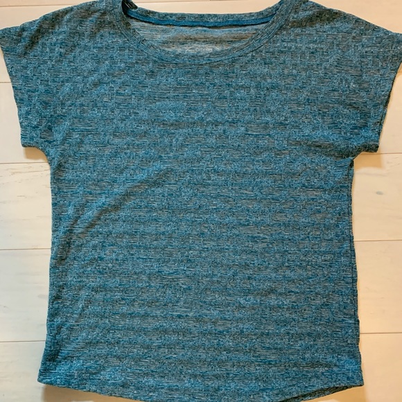 oiselle Tops - Oiselle tee